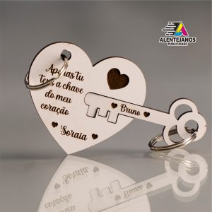 Porta chaves que se complementam um ao outro com gravação a laser, em MDF nomes personalizáveis